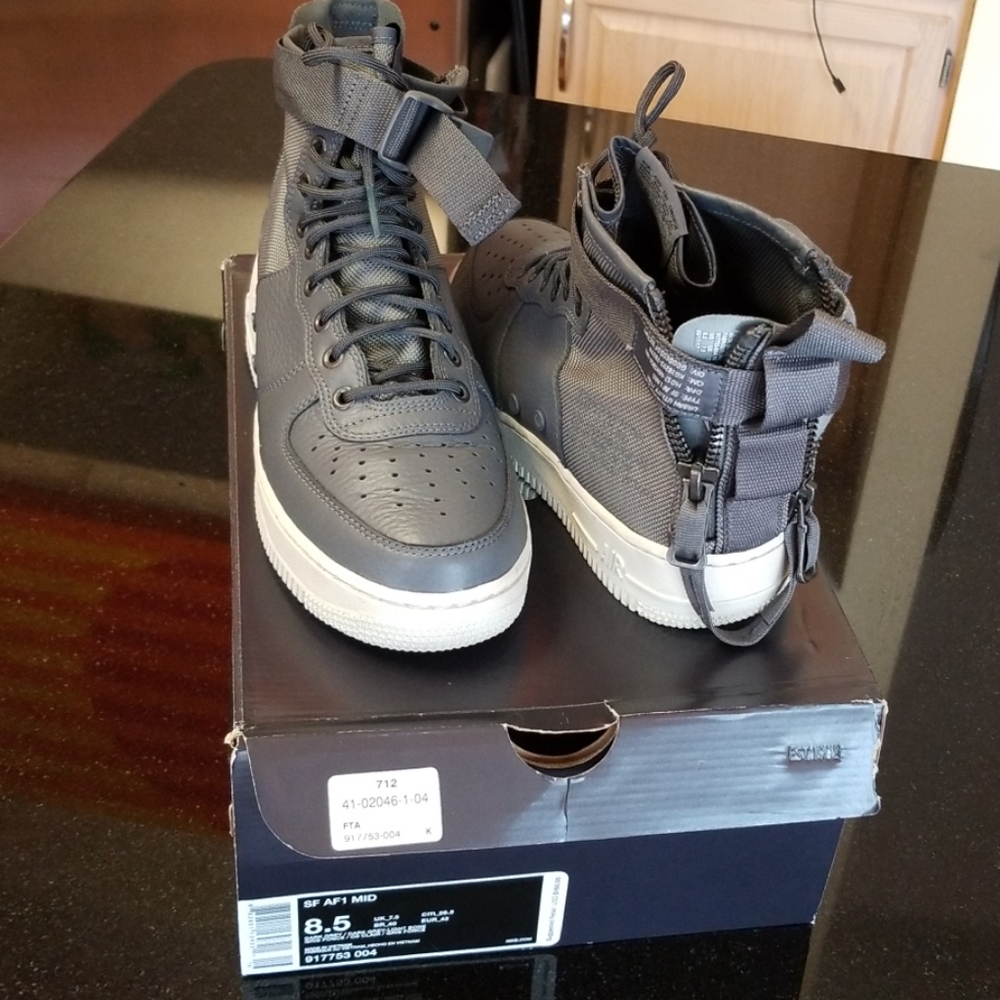 Nike SF AF1 Mid - Picture 1 of 8